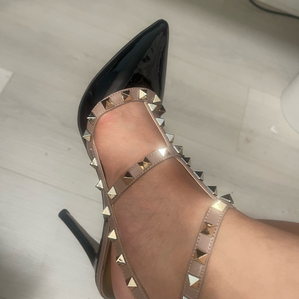 Valentino rockstud reps